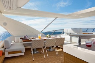 Luxury yacht Azimut Grande 100